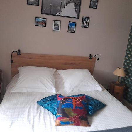 Bed and Breakfast Aux Glycines Marcilly-Ogny Экстерьер фото